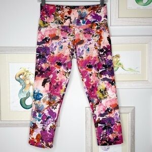 Onzie Pink & Purple Floral Cropped High Rise Leggings Size Small/Medium
